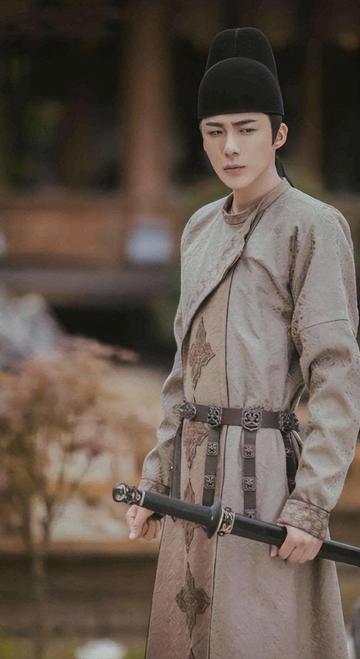 身高超185的10位男星，个个“鹤立鸡群”，不用自欺欺人谎报身高