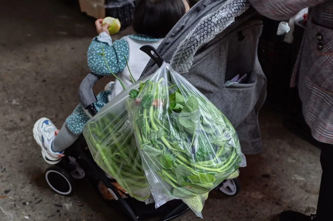 飘了,反套路的“硬核市集”给我找到了
