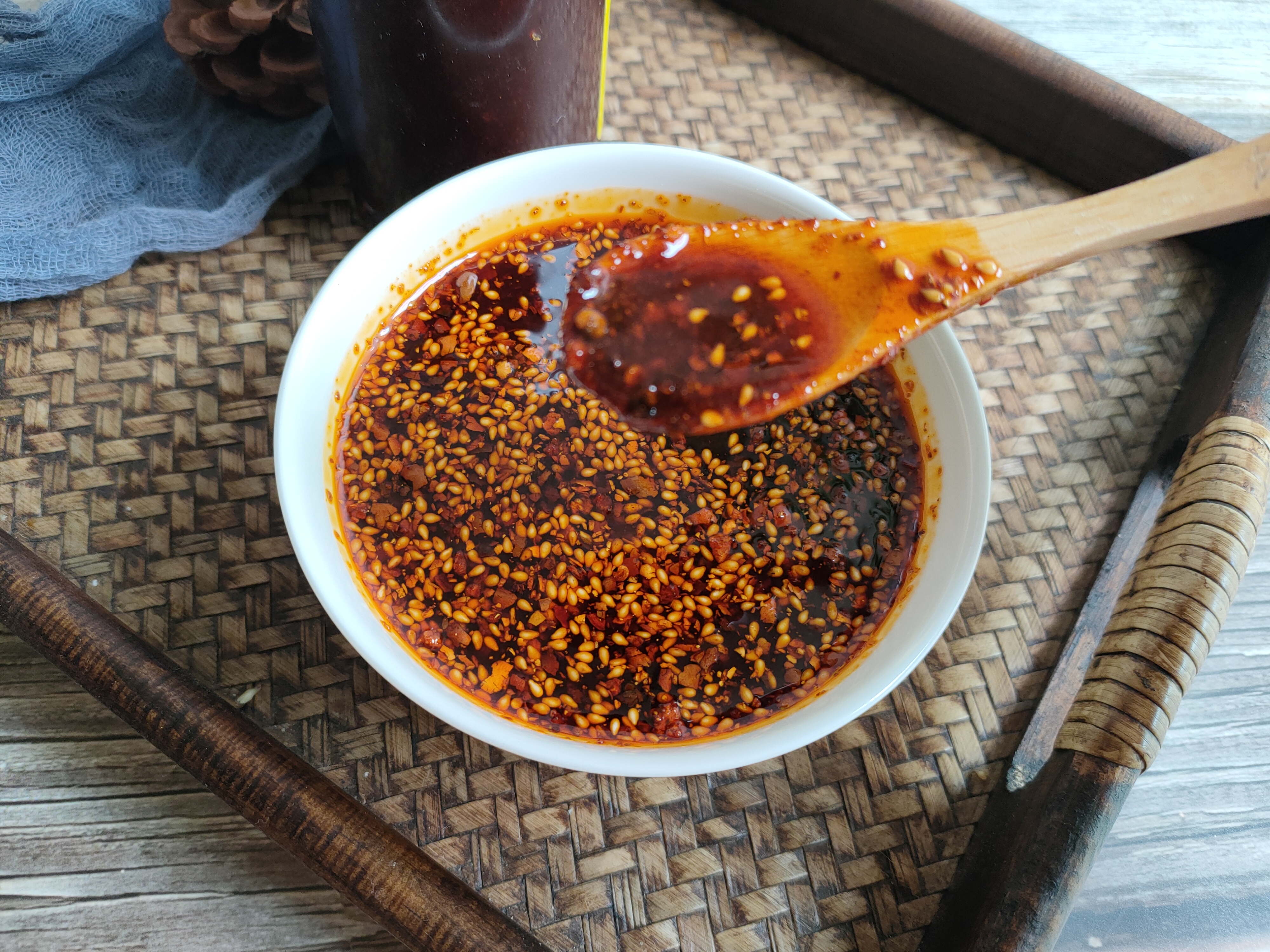 在家做辣椒油,记住"1香2辣3出色"的窍门,颜色红亮,香而不辣