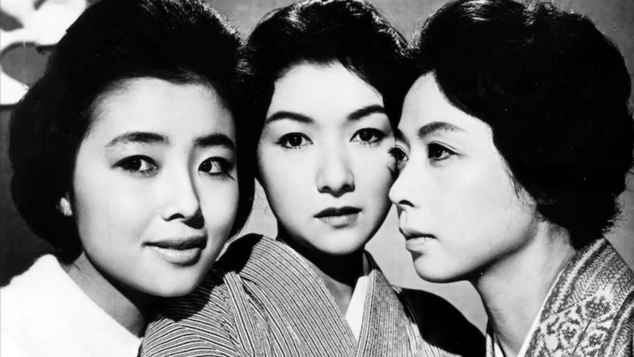 看今敏的《千年女优》,或许能找到答案