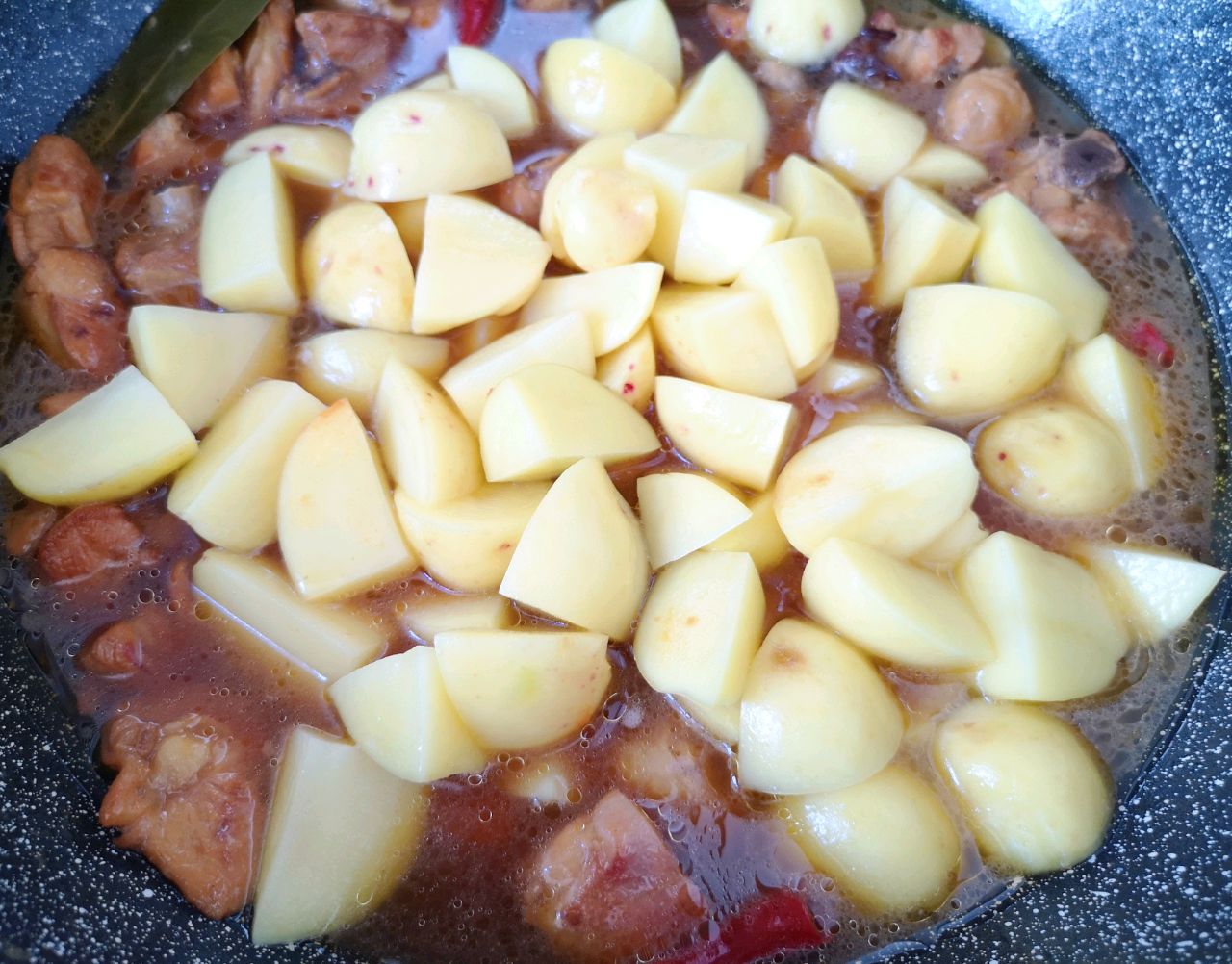 雞肉燉土豆的做法,雞肉燉土豆的做法步驟