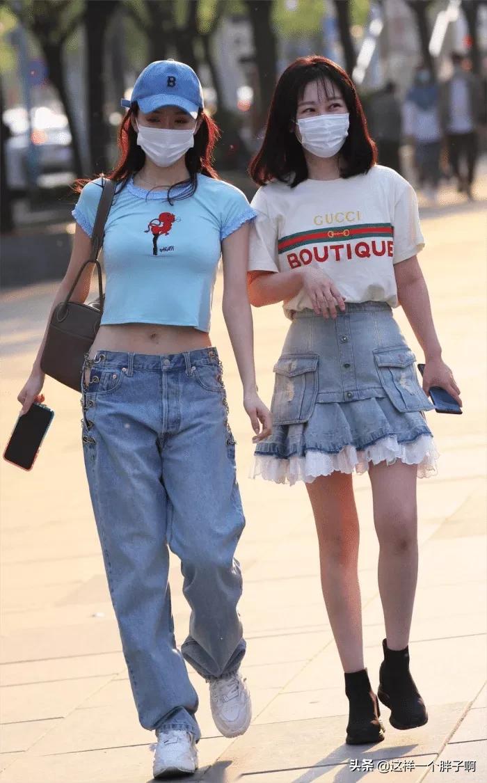 穿搭推荐（17）单一色彩巧搭配，夏日街头最抢眼