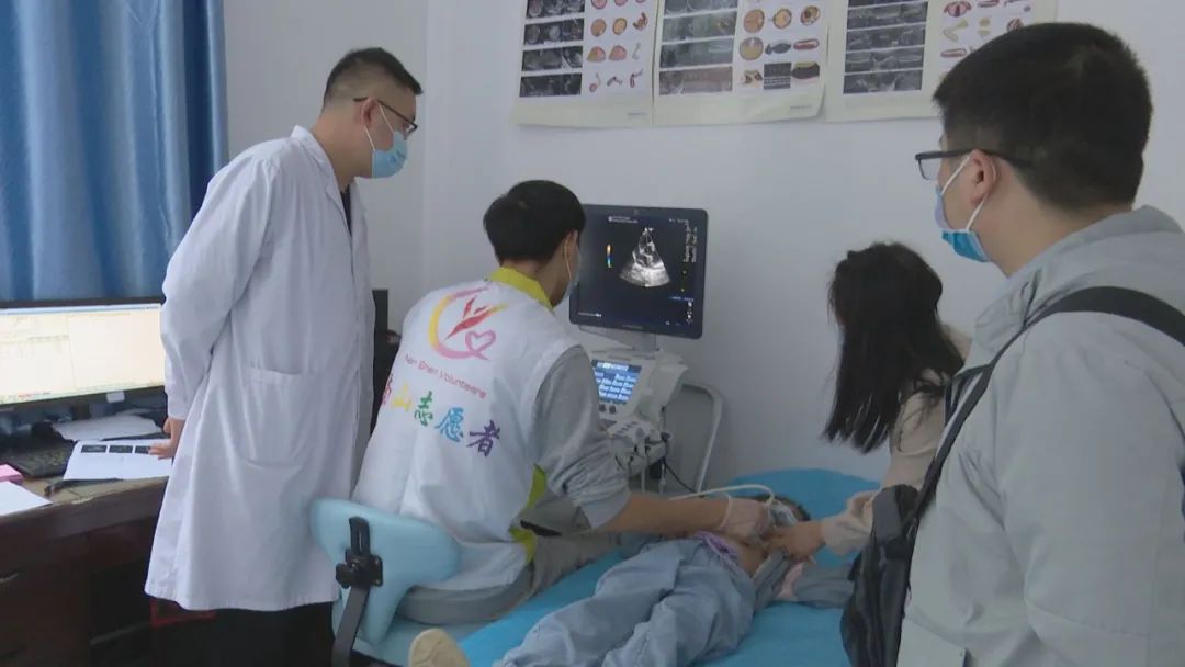 广州医科大学附属第一医院专家团队赴我县开展先天性心脏病免费筛查救治活动