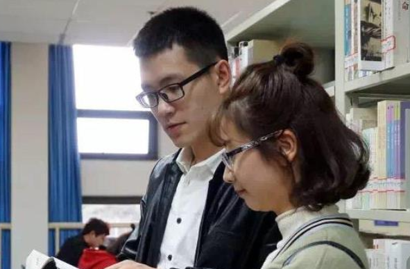 南开大学“人性化宿舍”惹争议，大学生自选室友，有结婚证能同住