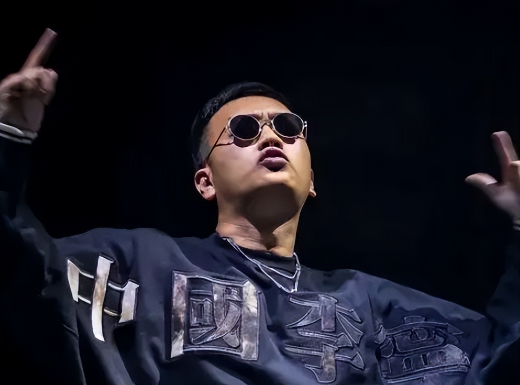 川子:用唢呐打破"传统",被国外歌手点赞,央视都收藏他的视频