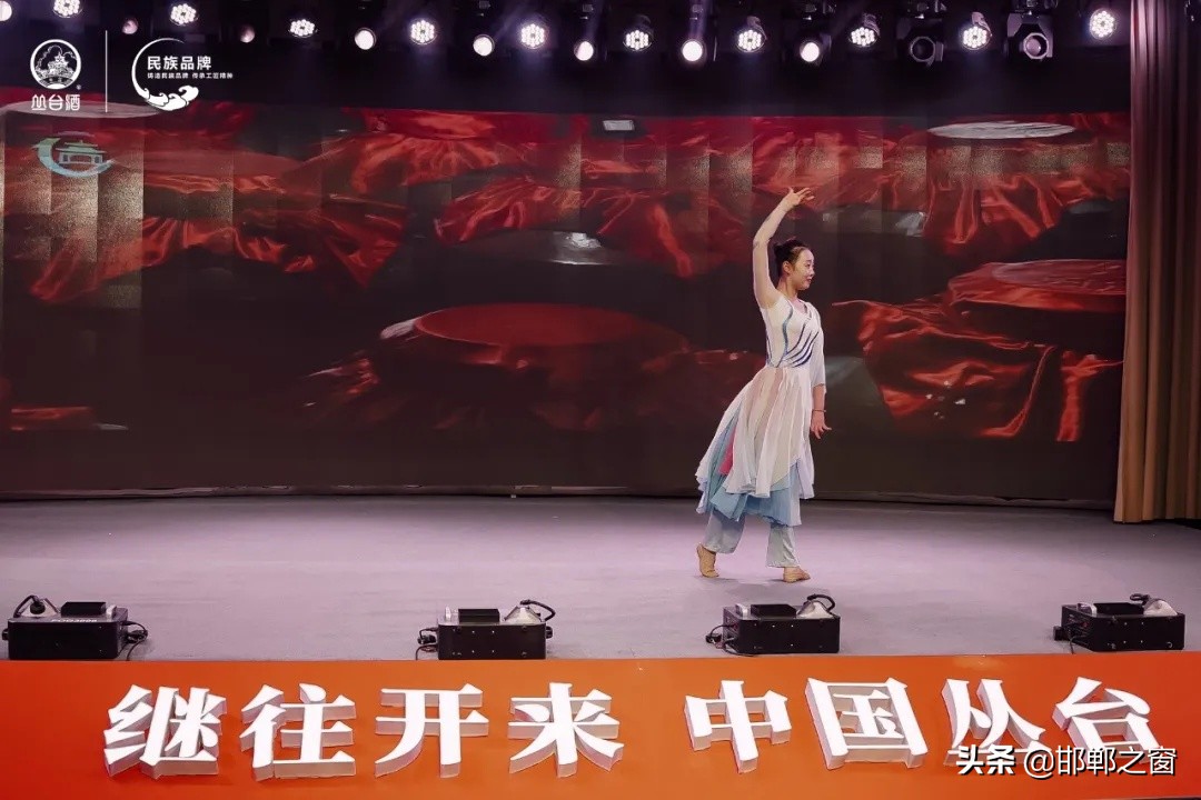 叢臺虎年生肖酒“虎嘯”而來，卓越價值引爆收藏?zé)崆? class=