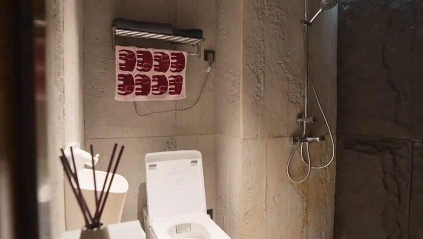 杭州姑娘买下87㎡“怪房”，自己爆改成复式！网友：这是别墅吧