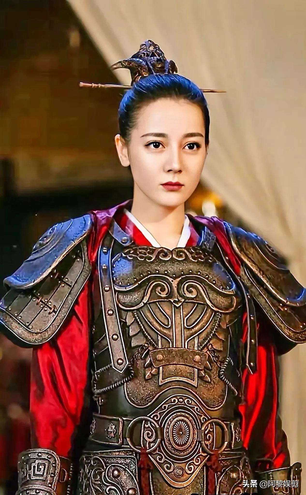 男明星穿铠甲VS女明星穿铠甲