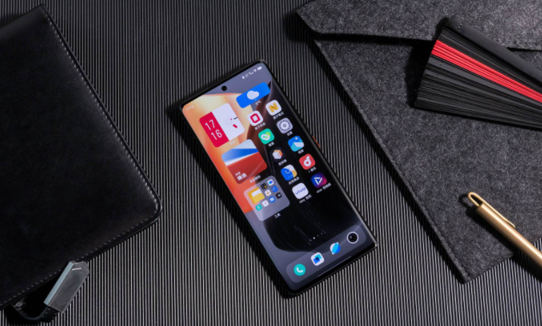 限时直降800，12GB+4nm芯+独显芯片+2K屏，还有微云台双主摄