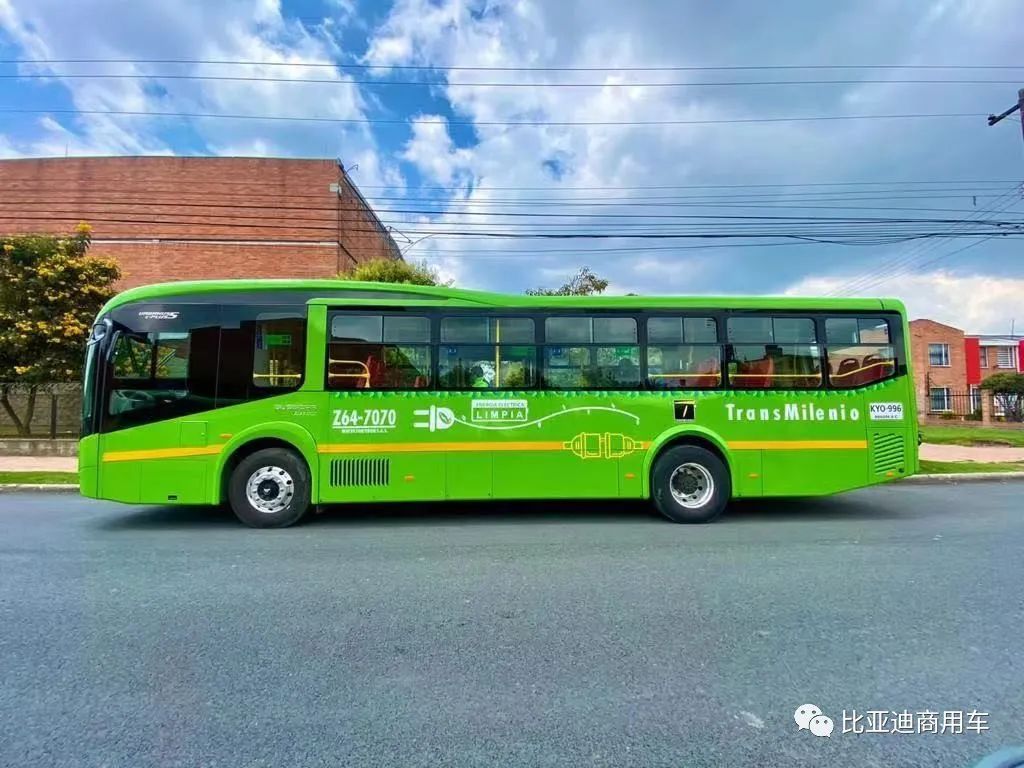 比亚迪最大海外纯电动大巴订单在波哥大开始首批交付运营