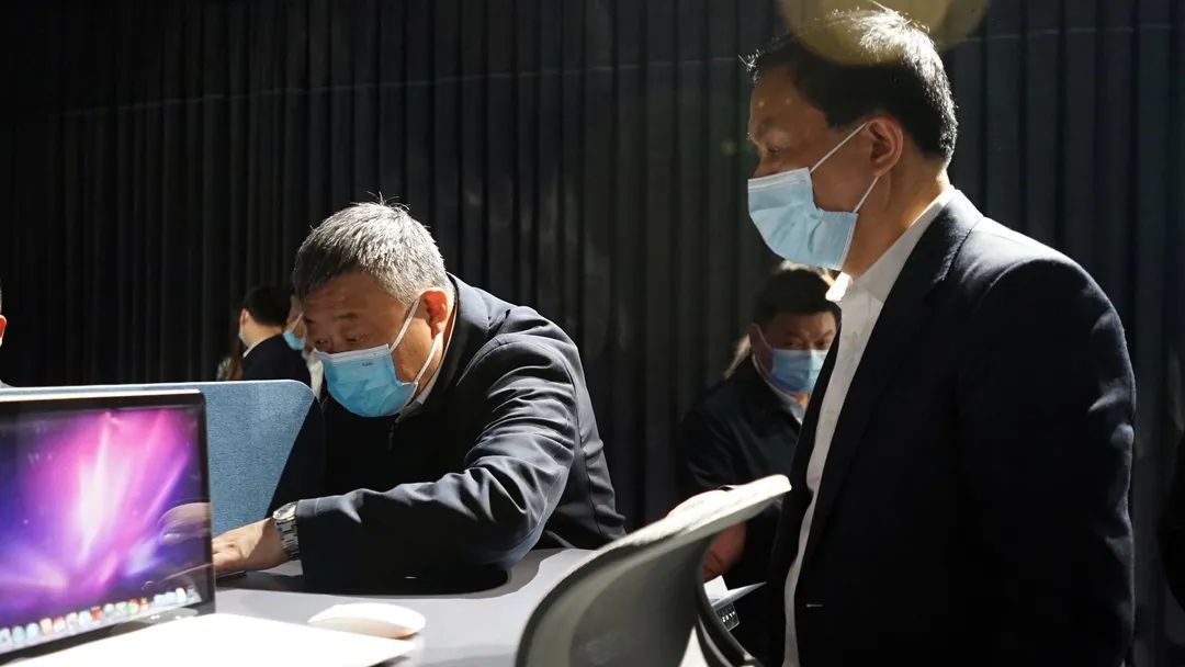 合川区委书记郑立伟莅临华亚家私调研