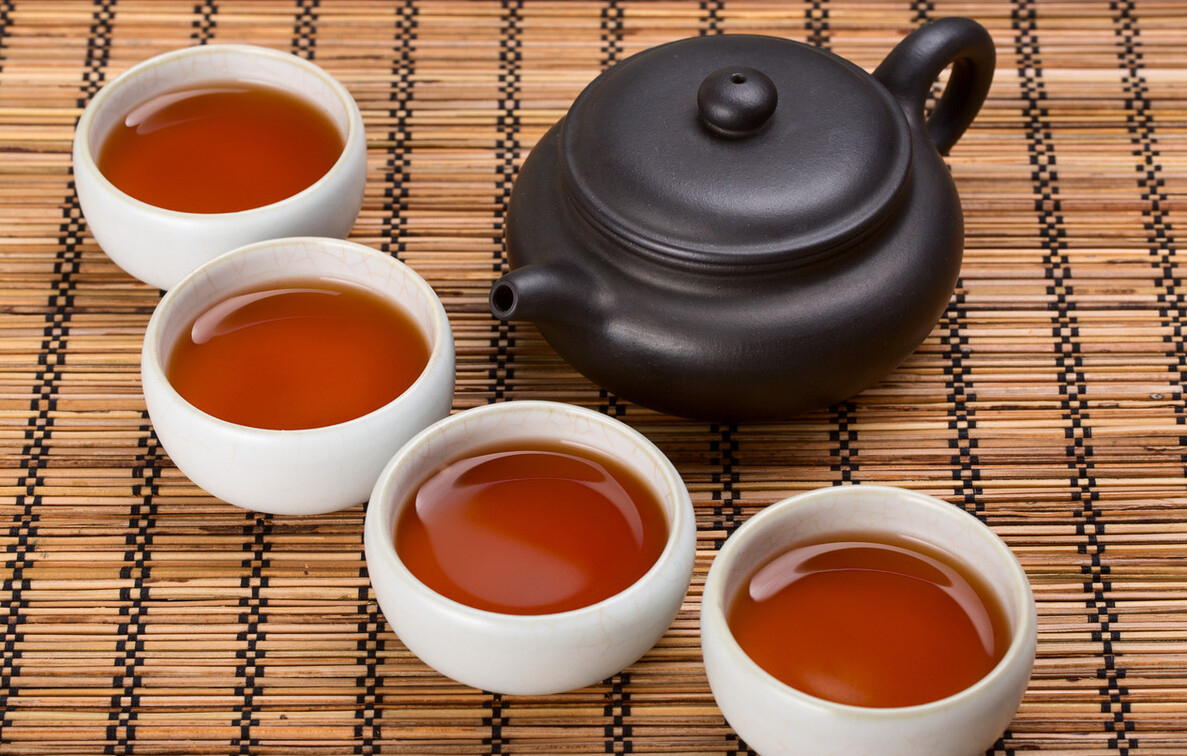 普洱茶是红茶还是绿茶（和喜欢喝普洱的你一起了解它）
