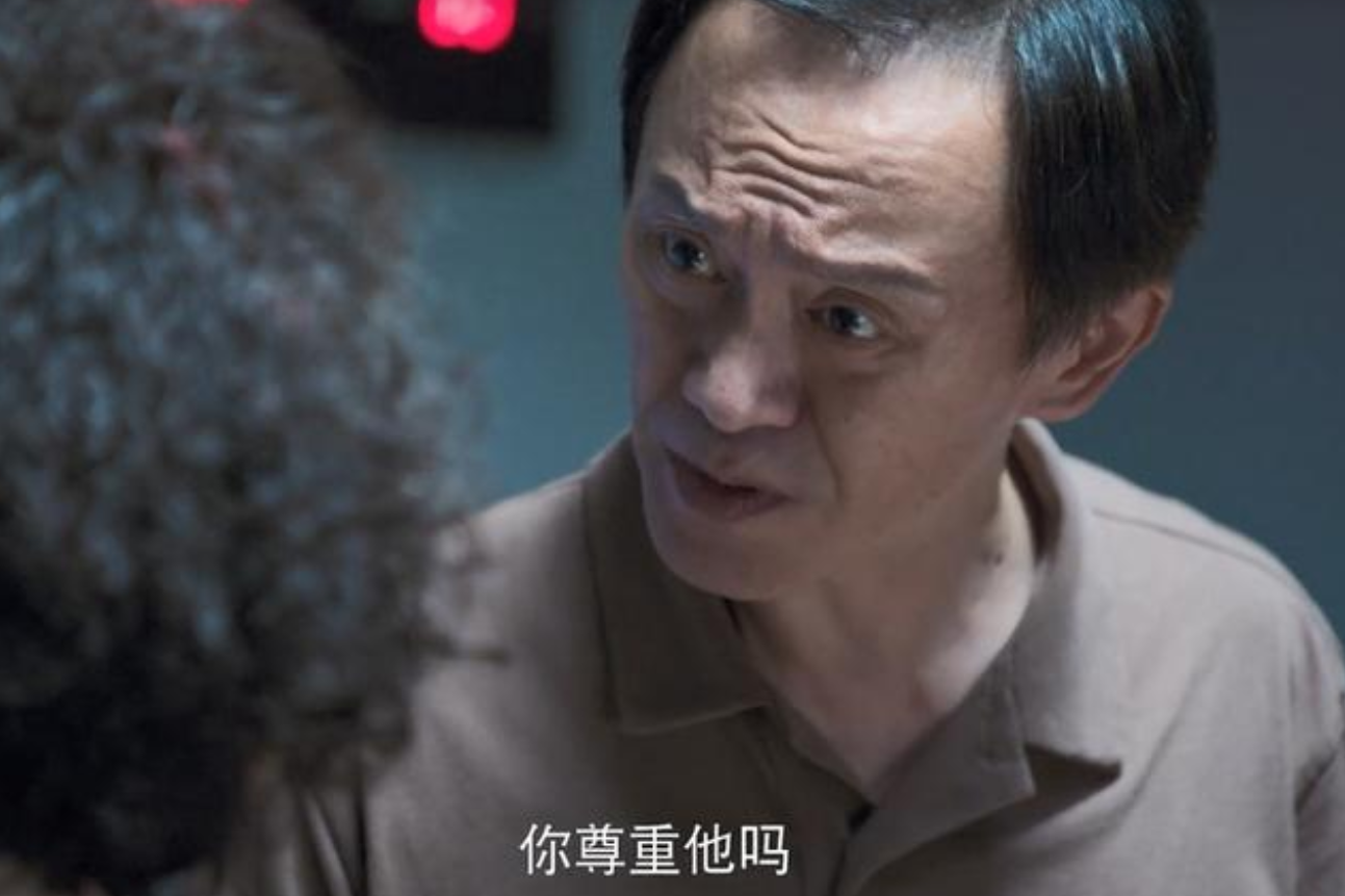 《开端》4对父母都有故事，爆炸案父母最极端，卢笛父亲是理想型