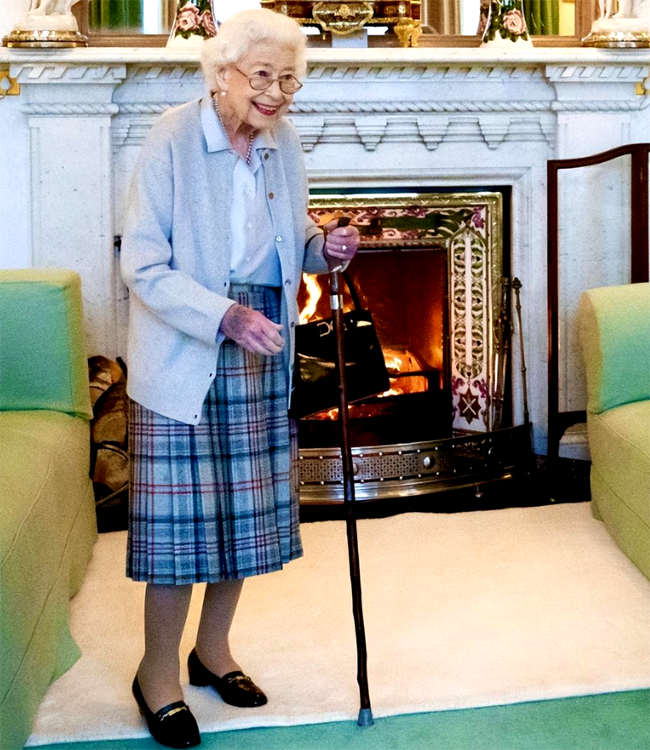 伊丽莎白二世的穿搭，堪称时尚界的天花板，处处流露着优雅与高级