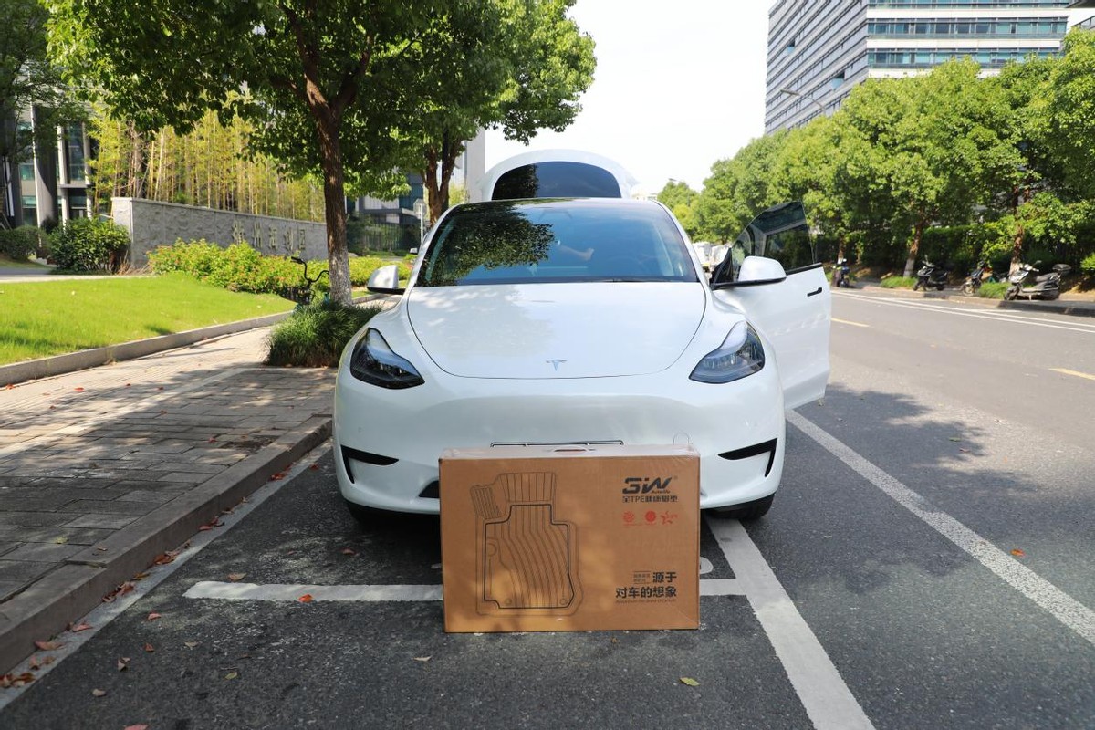 特斯拉车主和3W脚垫的三订三退，到手之后才发现真香警告