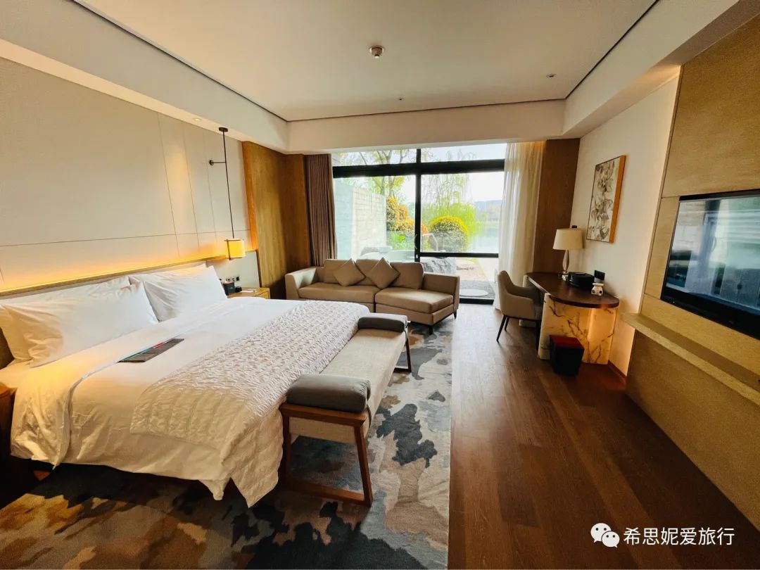 这间带温泉汤的大使套，四川地区万豪旗下，套房劵最佳使用地