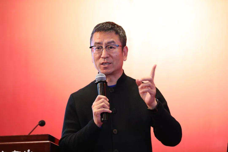 央视主持人白岩松回应被网暴，直呼刚开始太懵！如今发言显情商