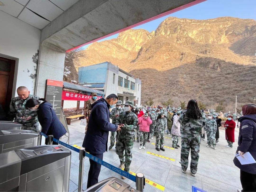 ​【春暖花开、迎来首发团】平凉市崆峒山国际旅行社组织首个百人旅游团相约崆峒山