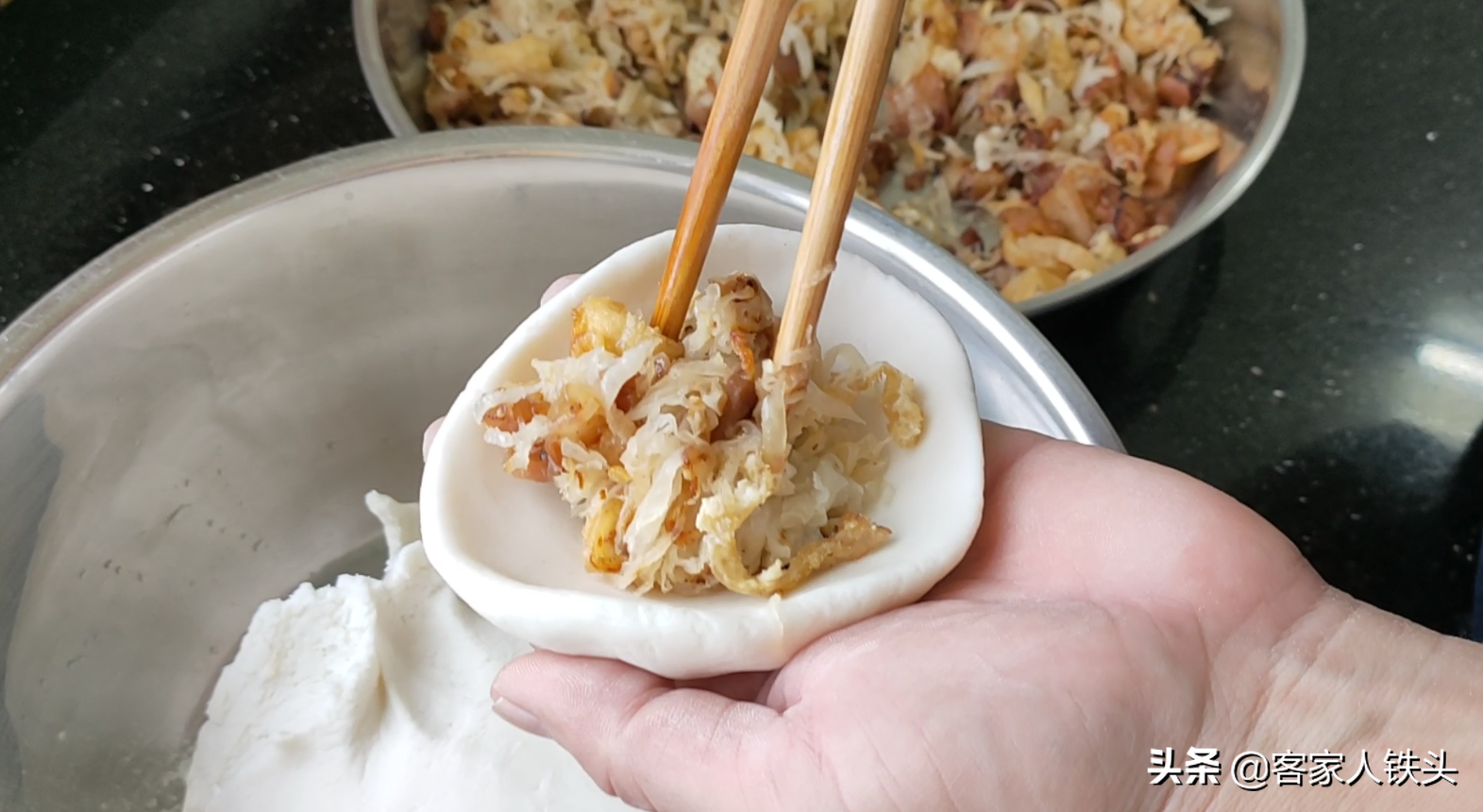 冬至吃什么？2个萝卜8个油豆腐，客家人都爱这样吃，一次吃三四个