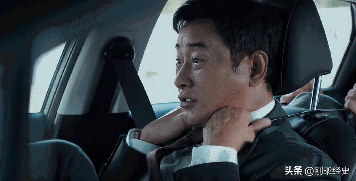 《庭外·盲区》：堆砌悬疑，错漏百出，编剧和观众双双进入盲区