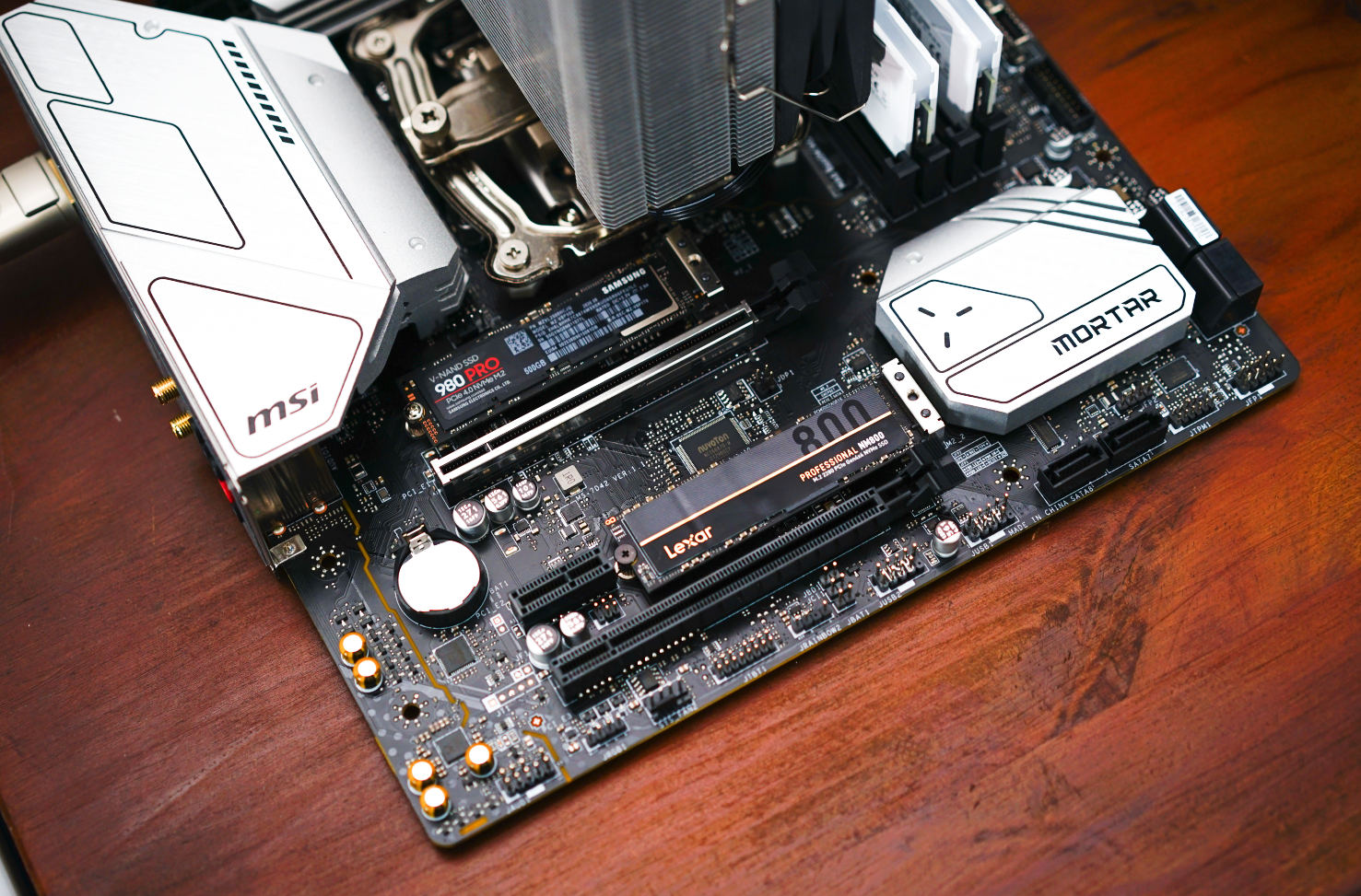主板自带M.2散热片是鸡肋？看看B660迫击炮+PCIe4.0固态上机实测