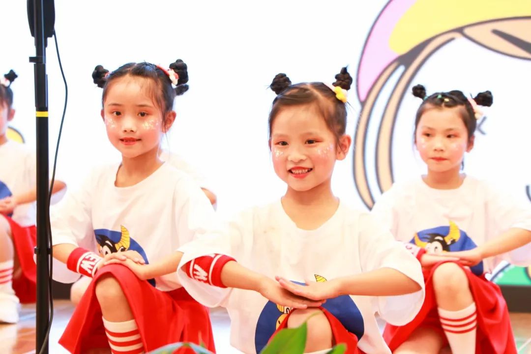 双流区彭镇小学开展第十四届校园艺术节海选暨文艺展演活动