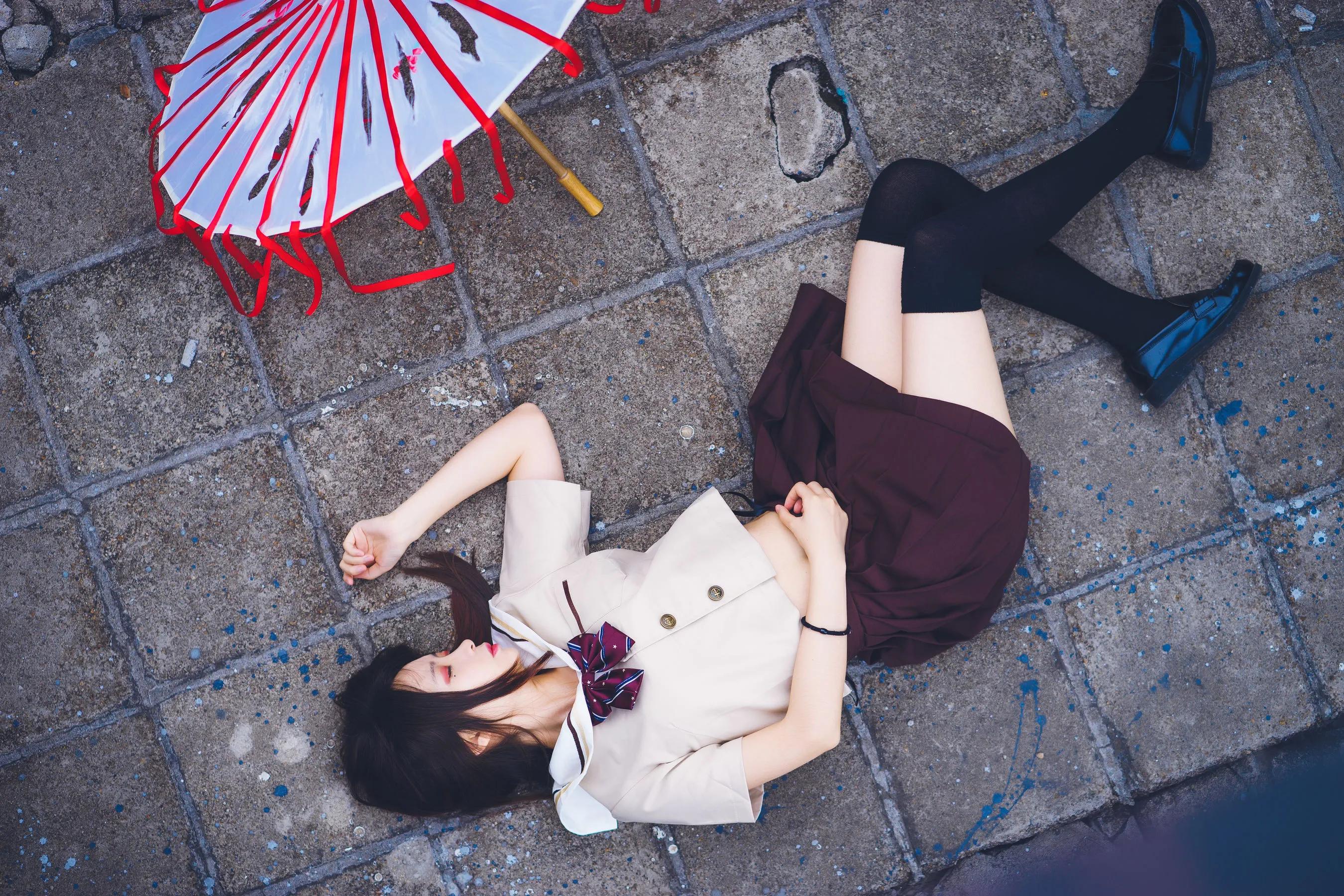 萝莉COS 疯猫ss《丝袜狂想曲(伞)》嘿丝