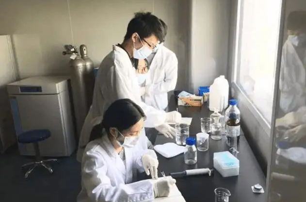 医学类大学前30名排行榜，协和排名令人意外，湘雅遭遇滑铁卢