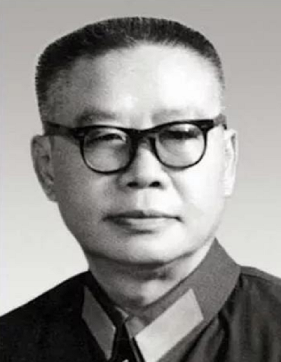 1959年，毛主席在北京接见王家烈：在贵州，有没有见过钟赤兵