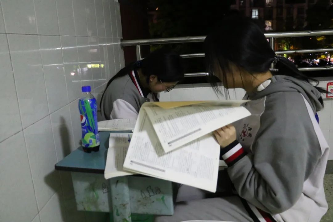 高考倒计时40天！致敬每一位成都为明的追梦者，决胜高考志做黑马