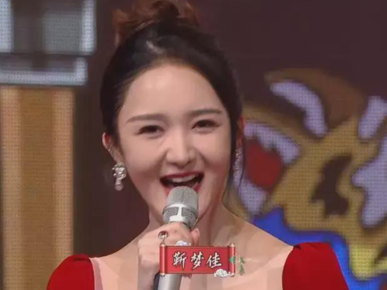 湖南元宵晚会主持班子集体翻车，河南台新颖，央视主持成最大赢家