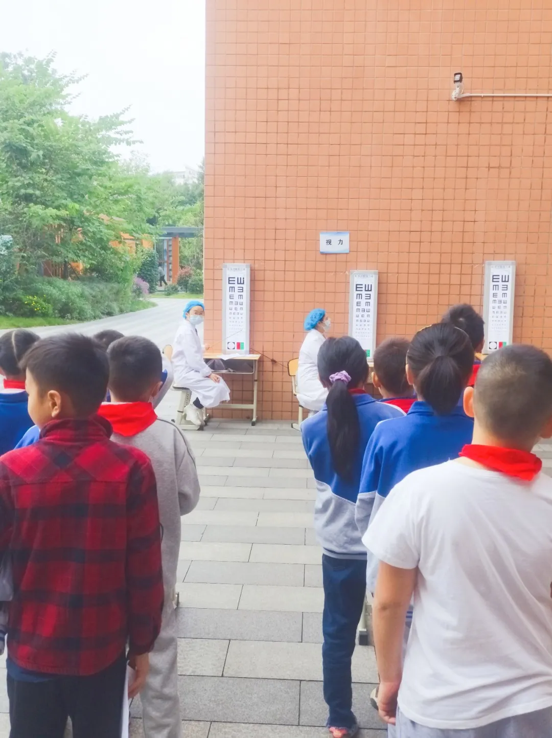 成都高新区中和小学开展学生体质测试工作