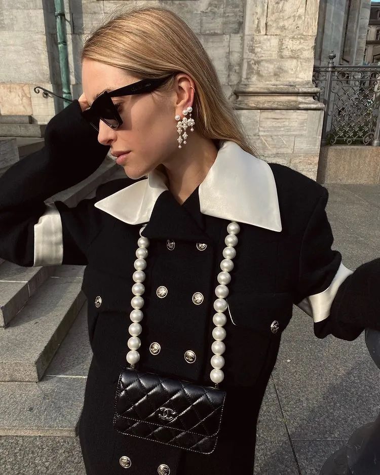 戴珍珠的女人,最时髦