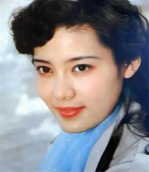 岁月从不败美人，老戏骨年轻时竟然这么美