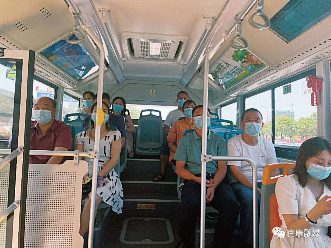 巴适巴士上线！首批格力钛新能源家居公交车亮相南康
