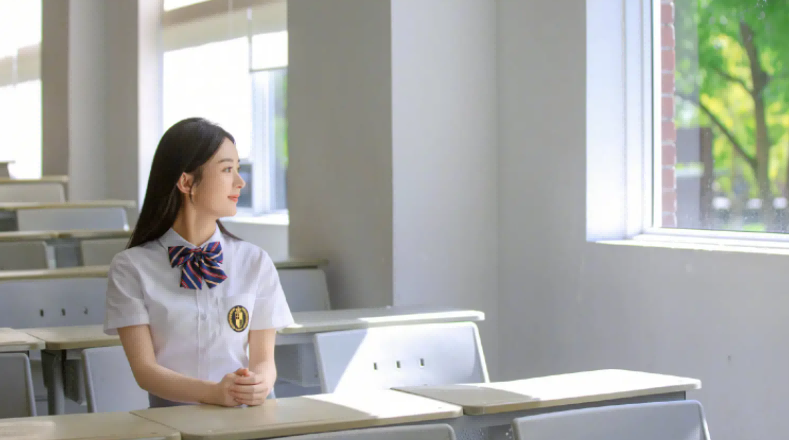 同样是演学生，把张柏芝、赵丽颖和吴倩放在一起，美得各有千秋