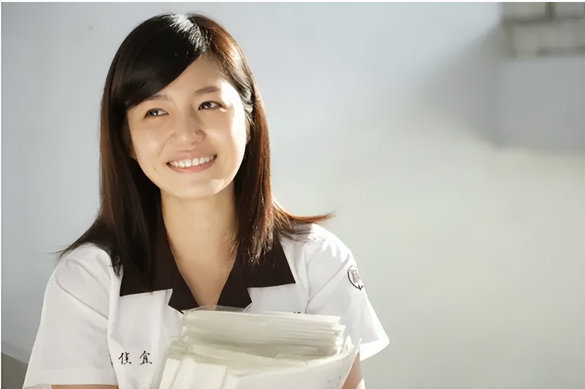 同样是演学生，把张柏芝、赵丽颖和吴倩放在一起，美得各有千秋