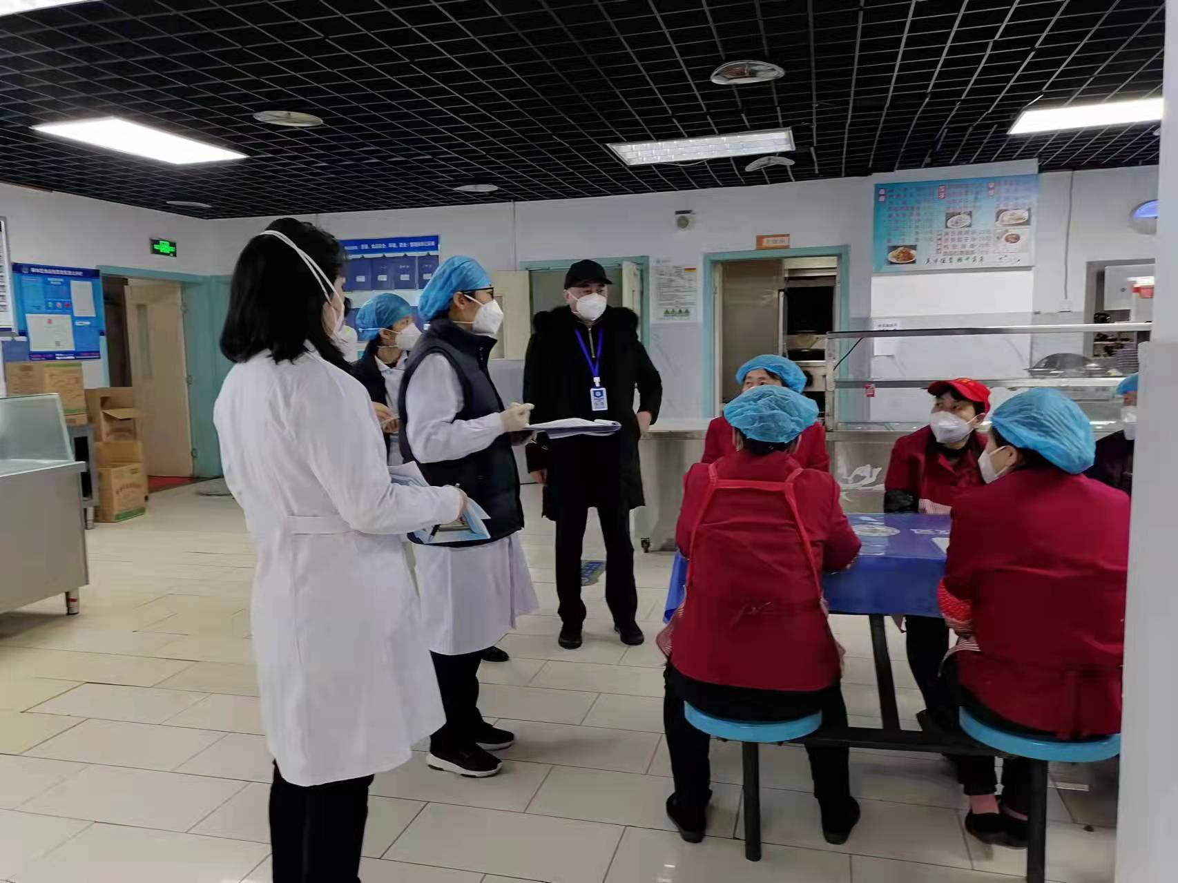 西安市红会医院控感办对疫情防控相关知识进行再培训