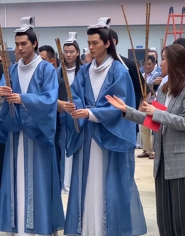 身高超185的男星，个个“鹤立鸡群”，这9位男星的身高太不懂事