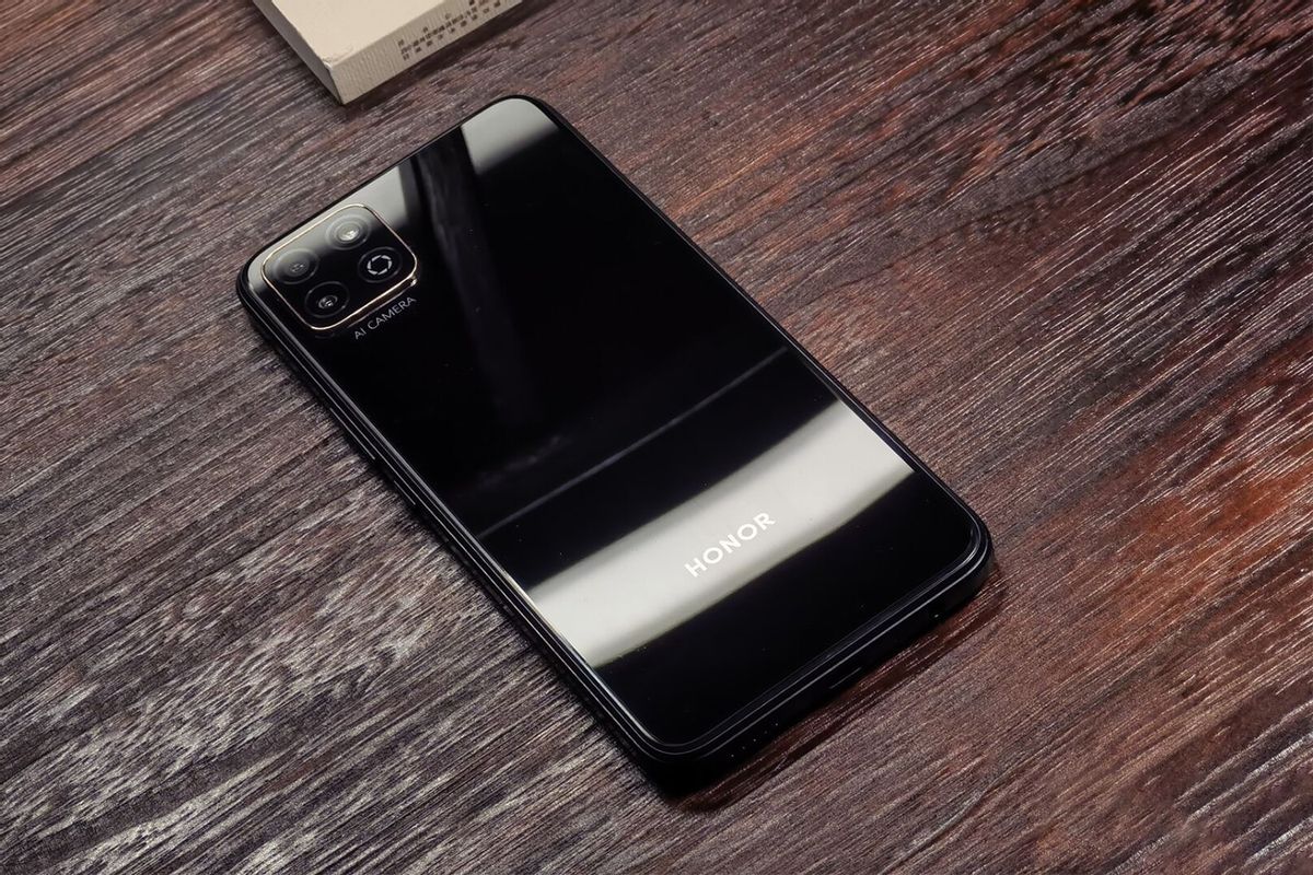 用两年就不算亏？千元4G手机盘点，这几款给老人用最合适