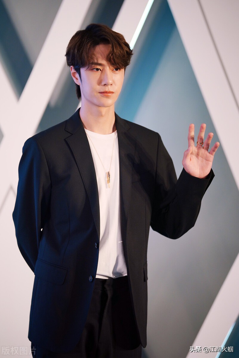 八卦：杨紫 王一博 成毅 热依扎 迪丽热巴 白宇 张予曦 杨超越 王源 张雪迎