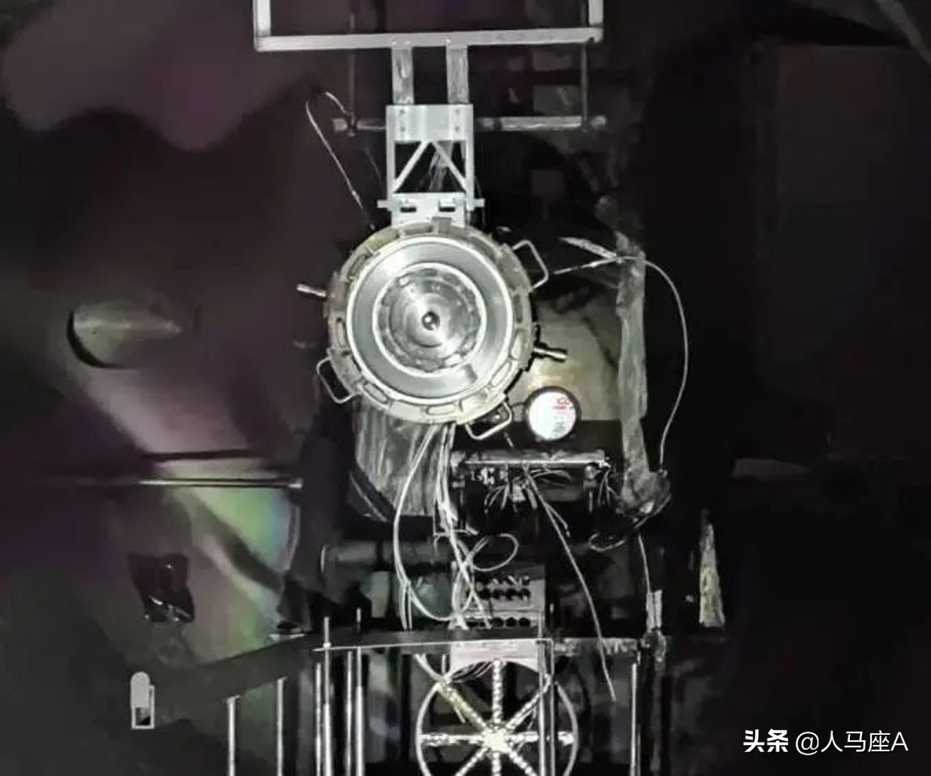 �ҹ���ǿ�����������࣬����4.6N�ٲ���һƿˮ��Ϊ��������������