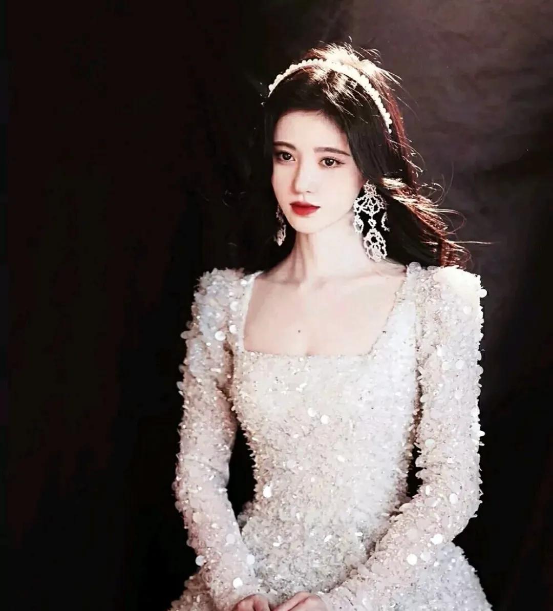 娱乐小八卦 唐嫣李易峰二搭 杨紫 杨幂 王一博 罗云熙 白鹿 龚俊 张艺兴