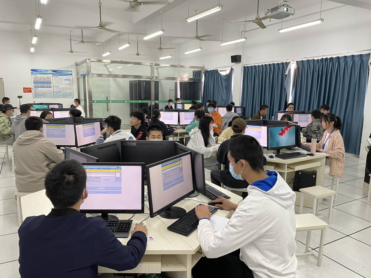 江西工贸职院在2021年江西省大学生信息技术知识大赛中喜获佳绩