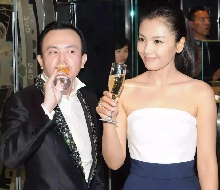 7位嫁给普通人的女星，比起嫁入豪门，她们的爱情更让人安心