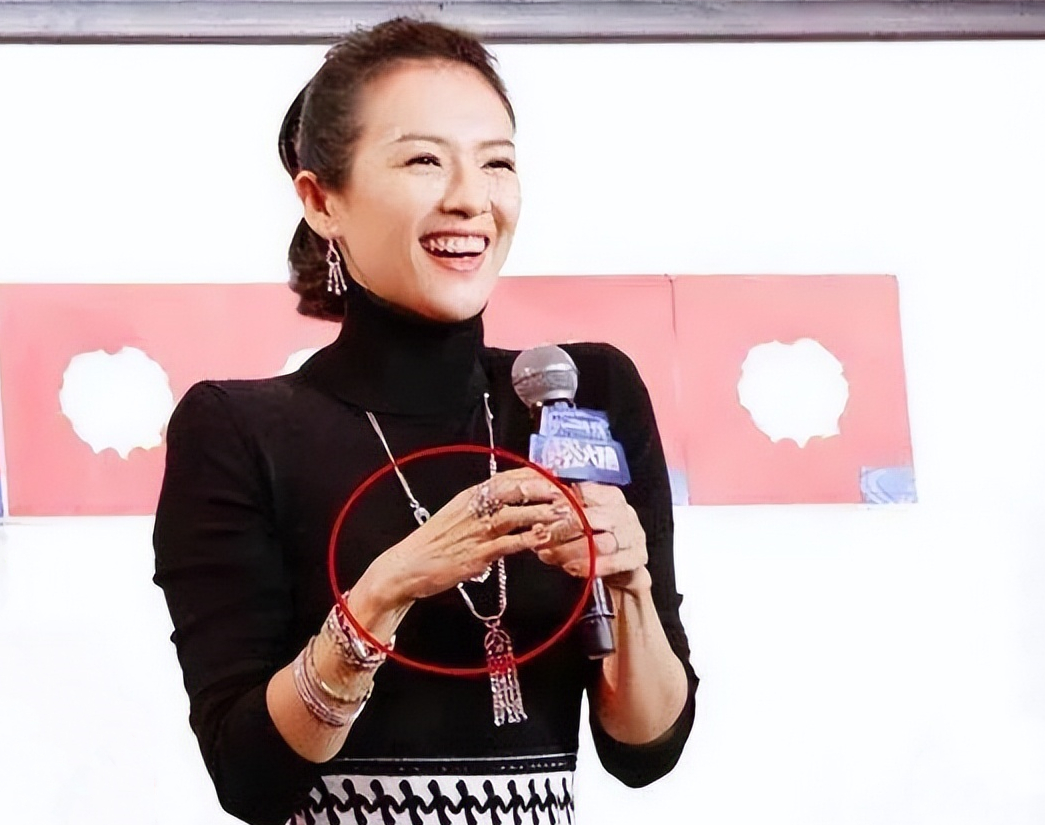 7位"脸美手丑"的明星:看脸美如花,伸手就尴尬,个个反差巨大