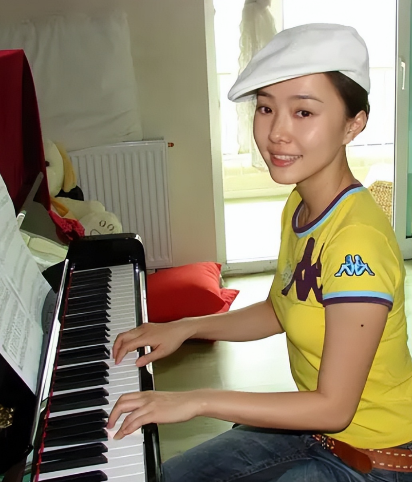 刘园园：逼婚大12岁央视名嘴，携2岁女儿办婚礼，如今过得怎样？