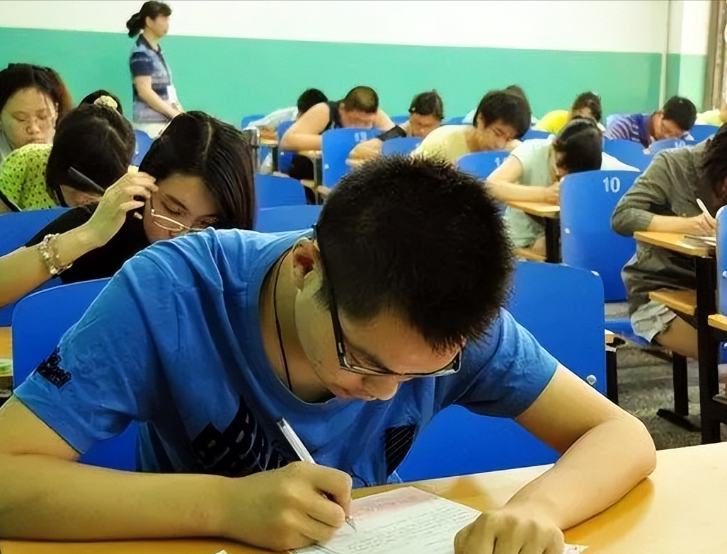 09年高考状元杨仁荣突然消失，母亲身患癌症，苦寻9年，结果怎样