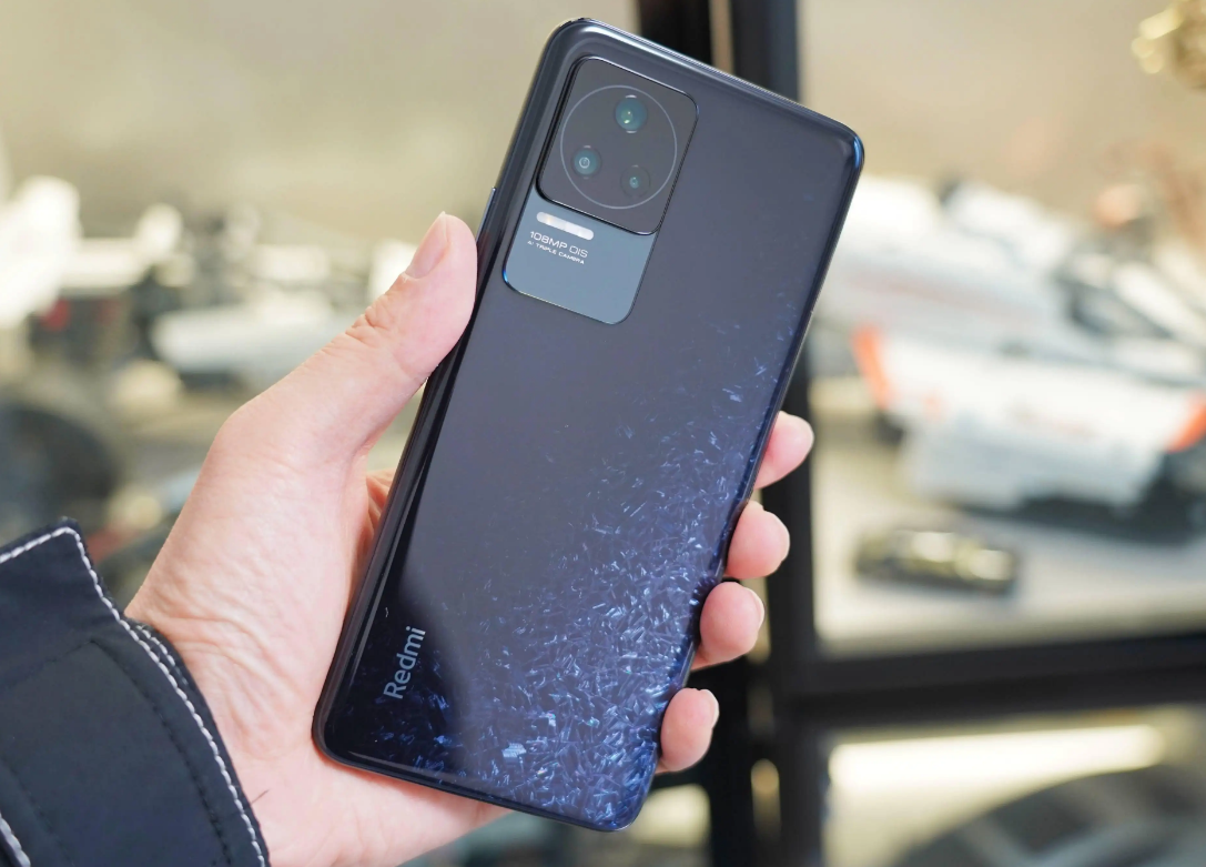 4款“直面屏手机”的天花板，零误触、性能强，闭眼买也不会错