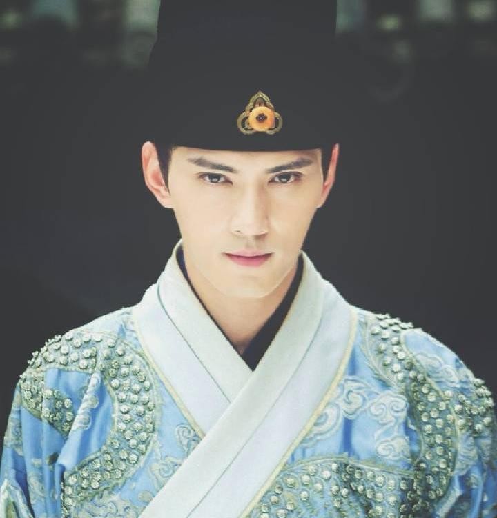 穿飞鱼服我只服这11位男星！穿上后个个化身为万人迷，霸气侧漏